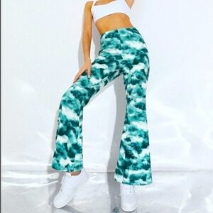 NWT Cedar Flares Size L Bell bottoms  Hippie Woodstock  Boho Coachella Festival